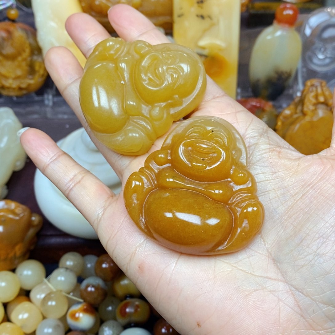 石英质玉（黄龙玉）颈饰未镶嵌