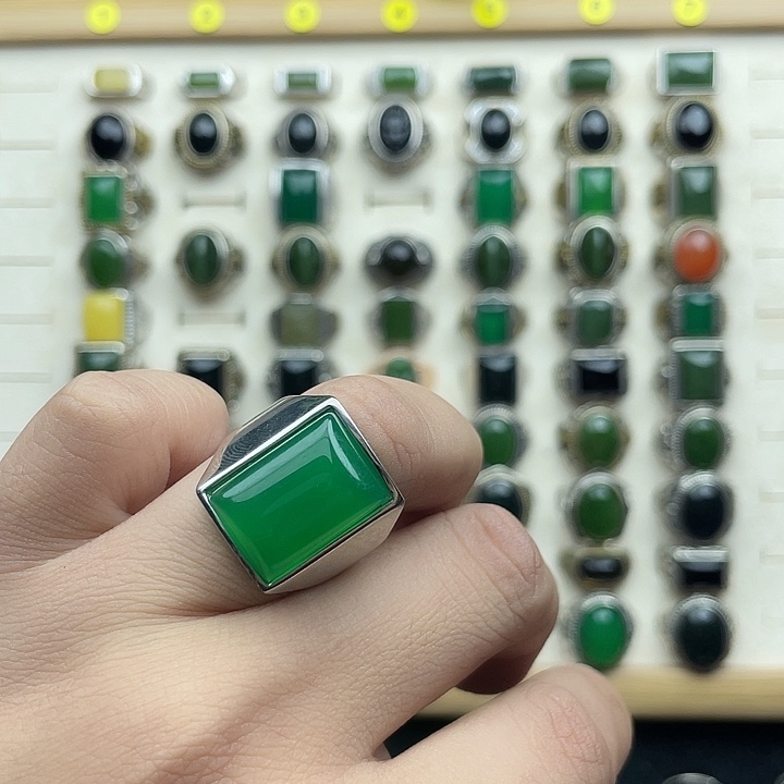 玉***河玛瑙/玉髓银S925镶嵌戒指