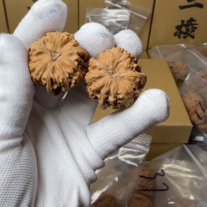 文玩核桃吊坠?*灰简单包装32尺寸玉龙三棱
