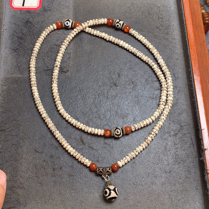 星月菩提吊坠菩提