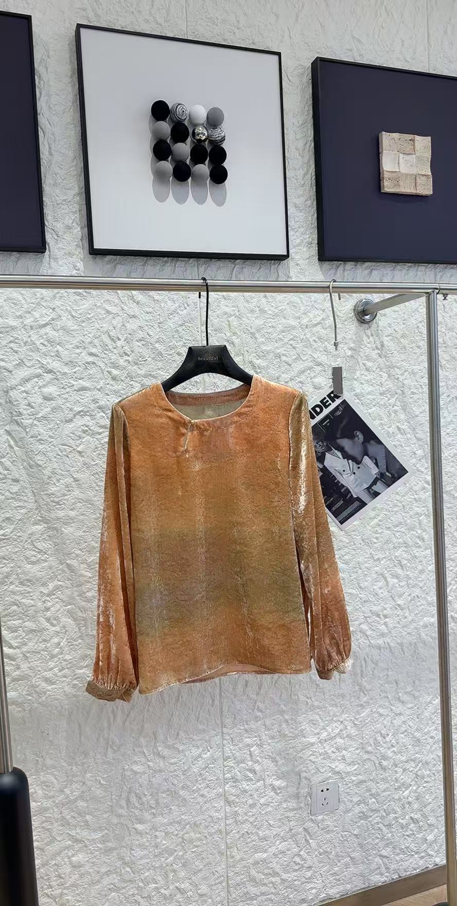 [金丽丽]复古风丝绒上衣女 秋冬圆领盘扣长袖质感渐变衬衫-015