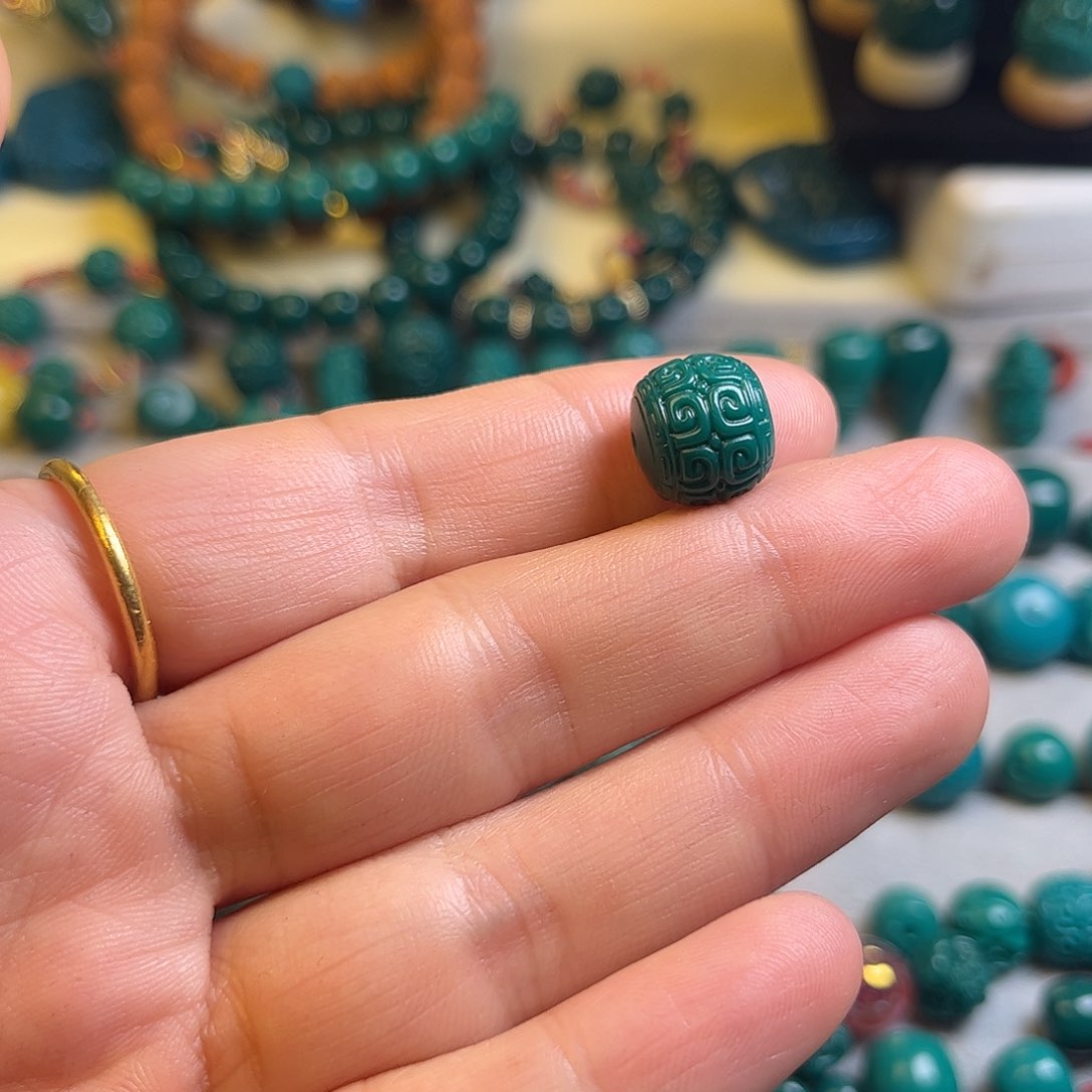 琉璃手工艺品给****.琉璃科技配饰