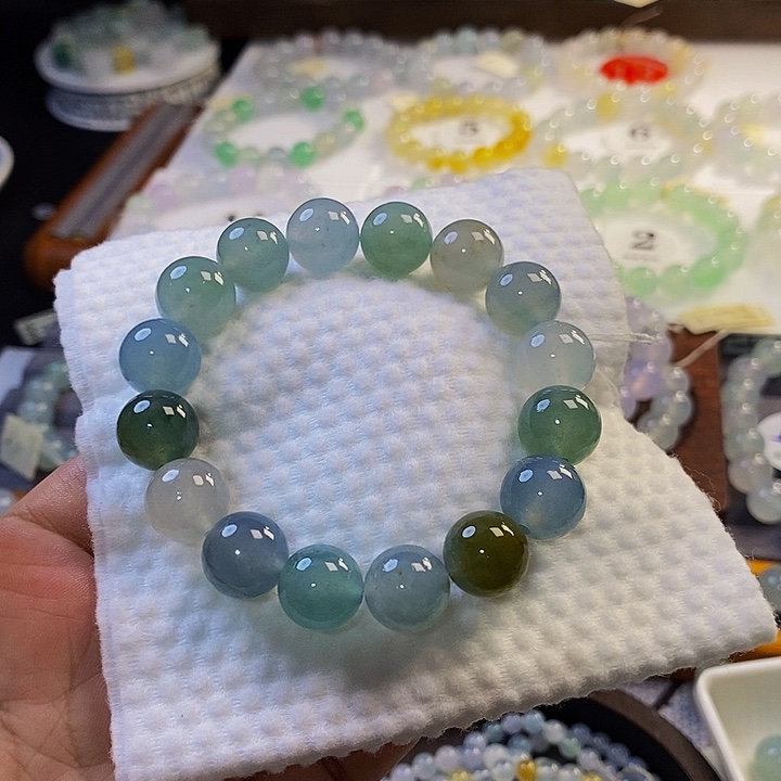 定制翡翠未镶嵌翡翠.