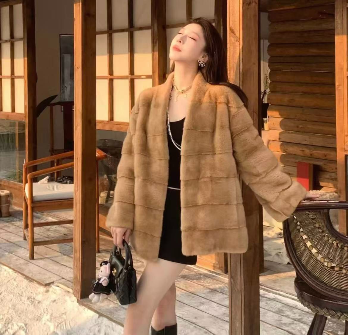 2025冬季紫金1貂最新设计师款V领大牌高端中长款外套