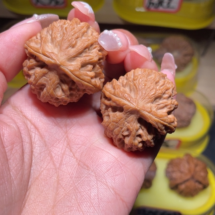 文玩核桃吊坠36龙眼元宝