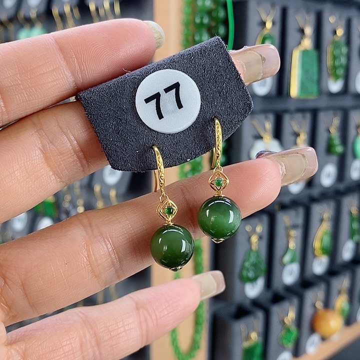 和田玉耳饰18K金镶嵌小***6