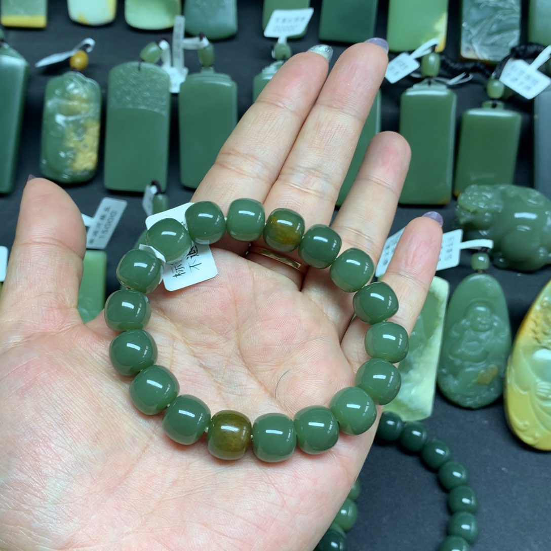 岫岩河磨玉（透闪石质玉）手链未镶嵌