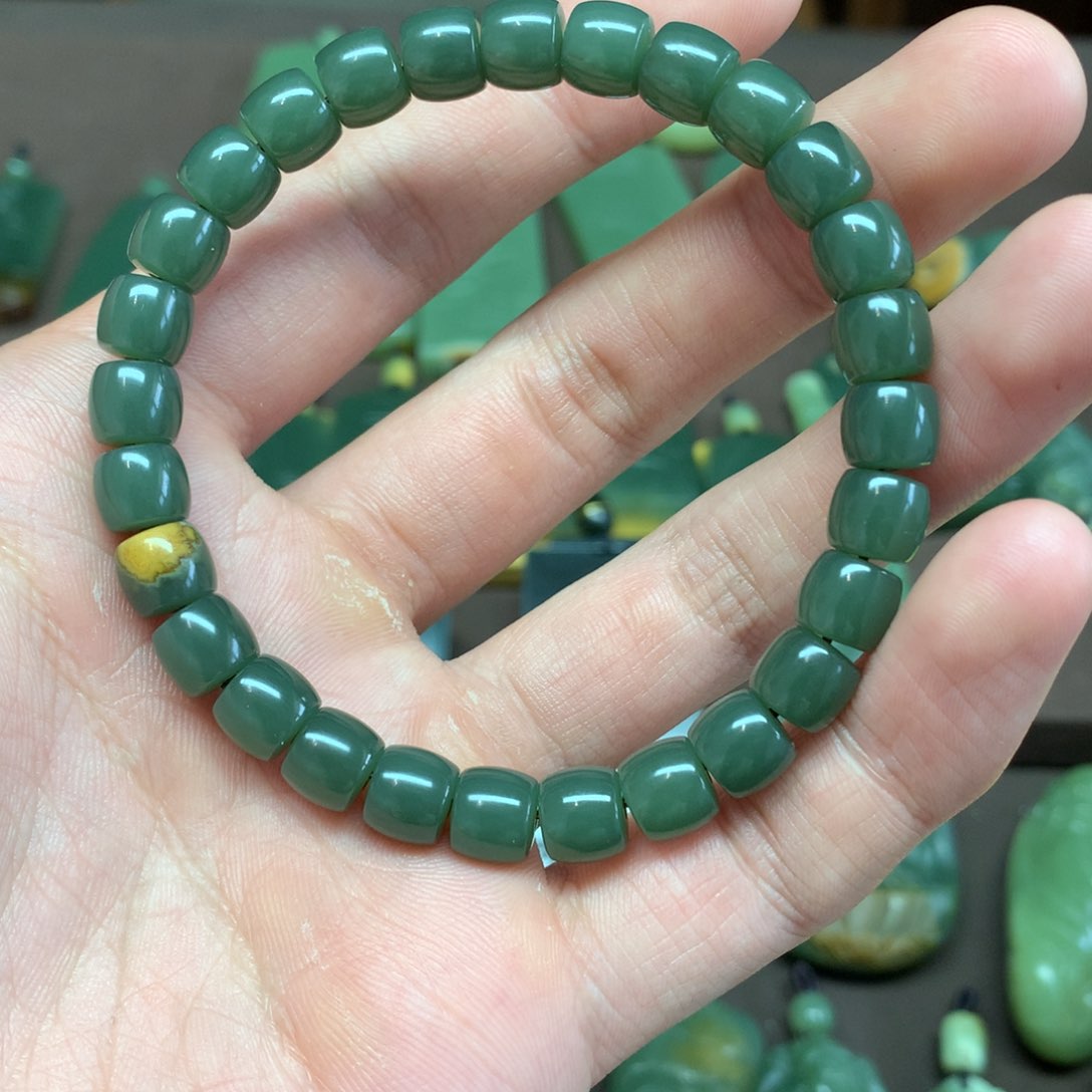 手链未镶嵌岫岩河磨玉（透闪石质玉）