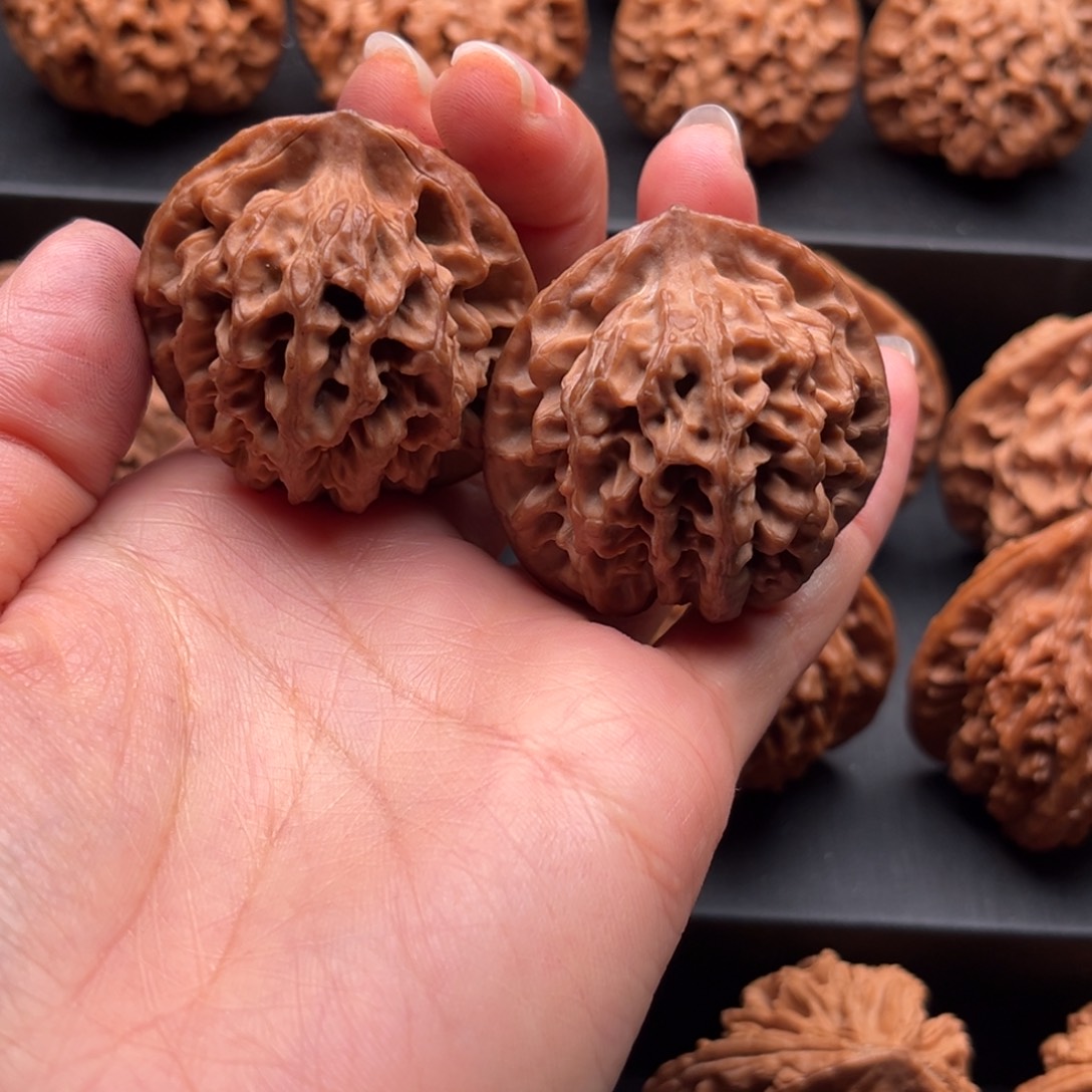 刘***人把件文玩核桃秦闷