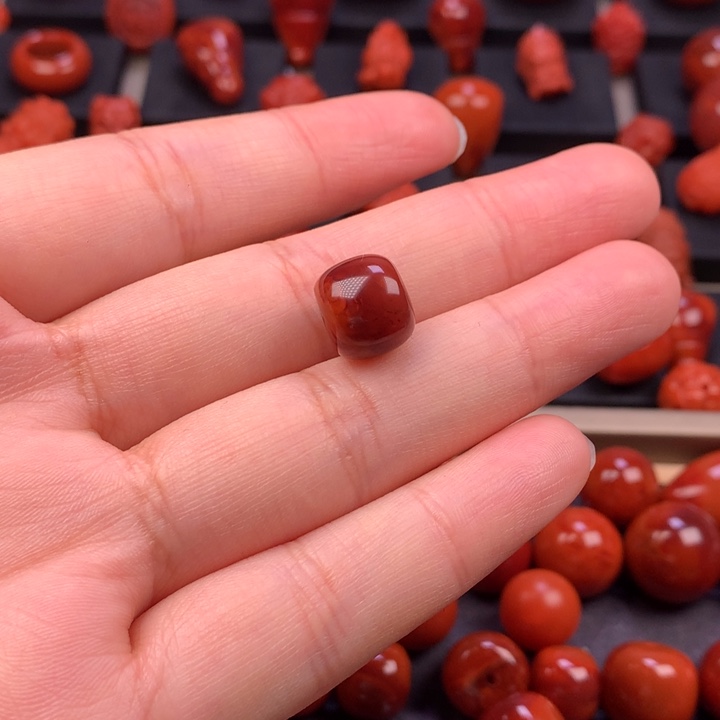 南红玛瑙未镶嵌牛血红老型单珠11MM