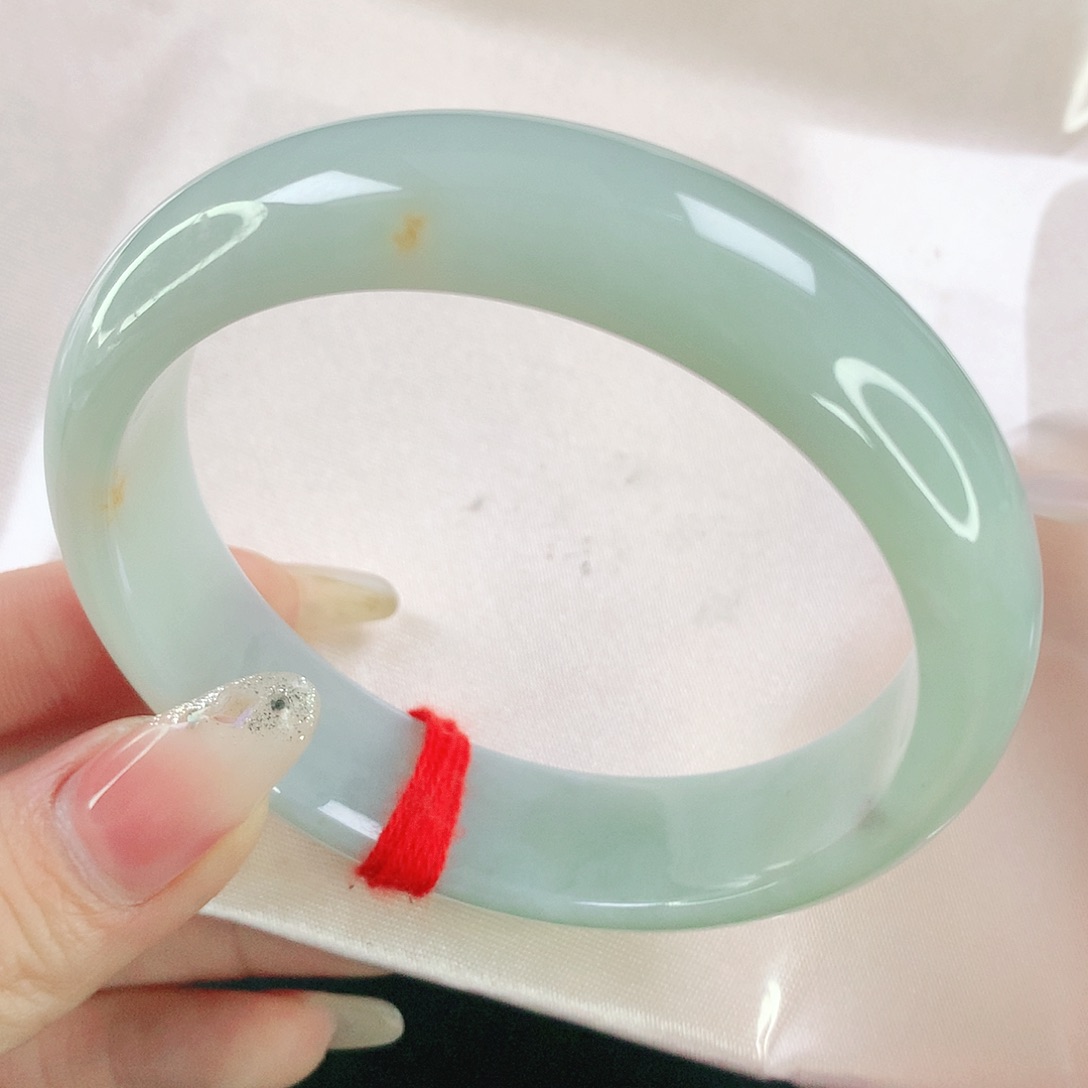 翡翠手镯未镶嵌57圈口