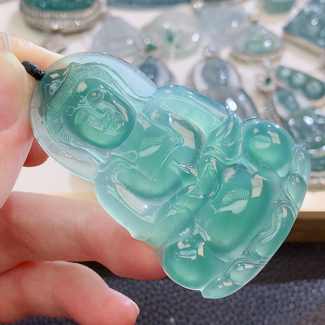 翡翠未镶嵌颈饰翡翠