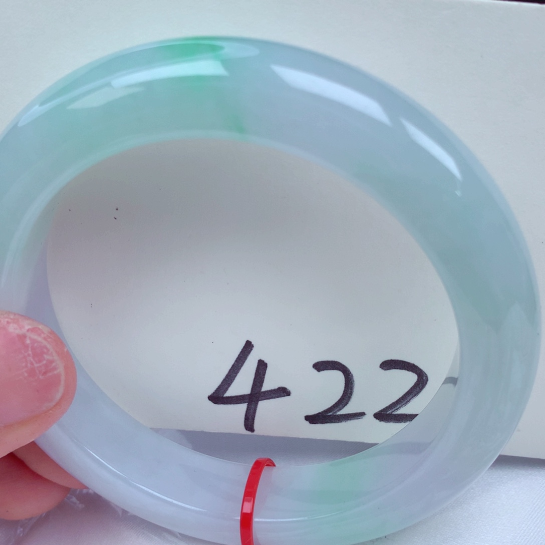 翡翠手镯未镶嵌翡翠