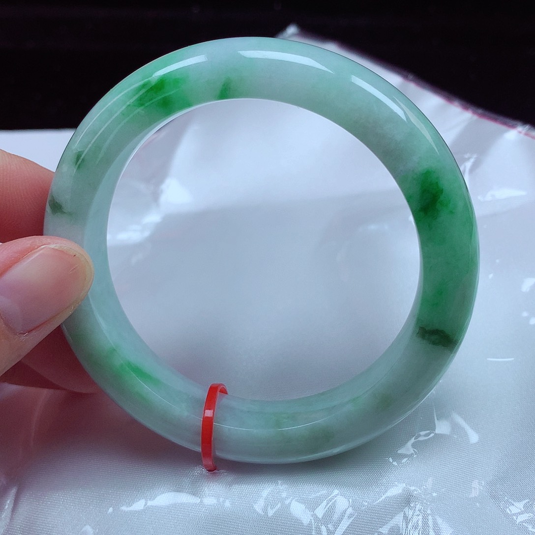 翡翠手镯未镶嵌58圈