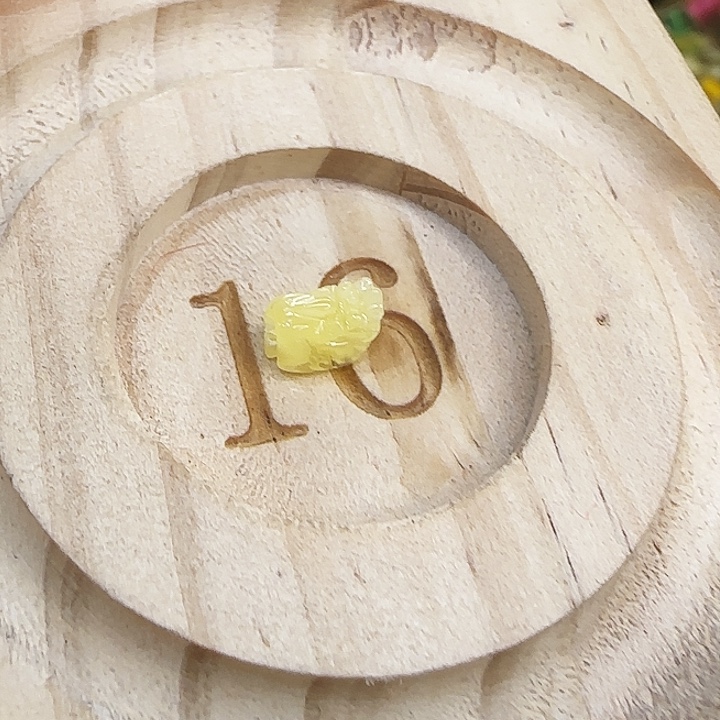 蜜蜡未镶嵌颈饰蜜蜡小貔貅