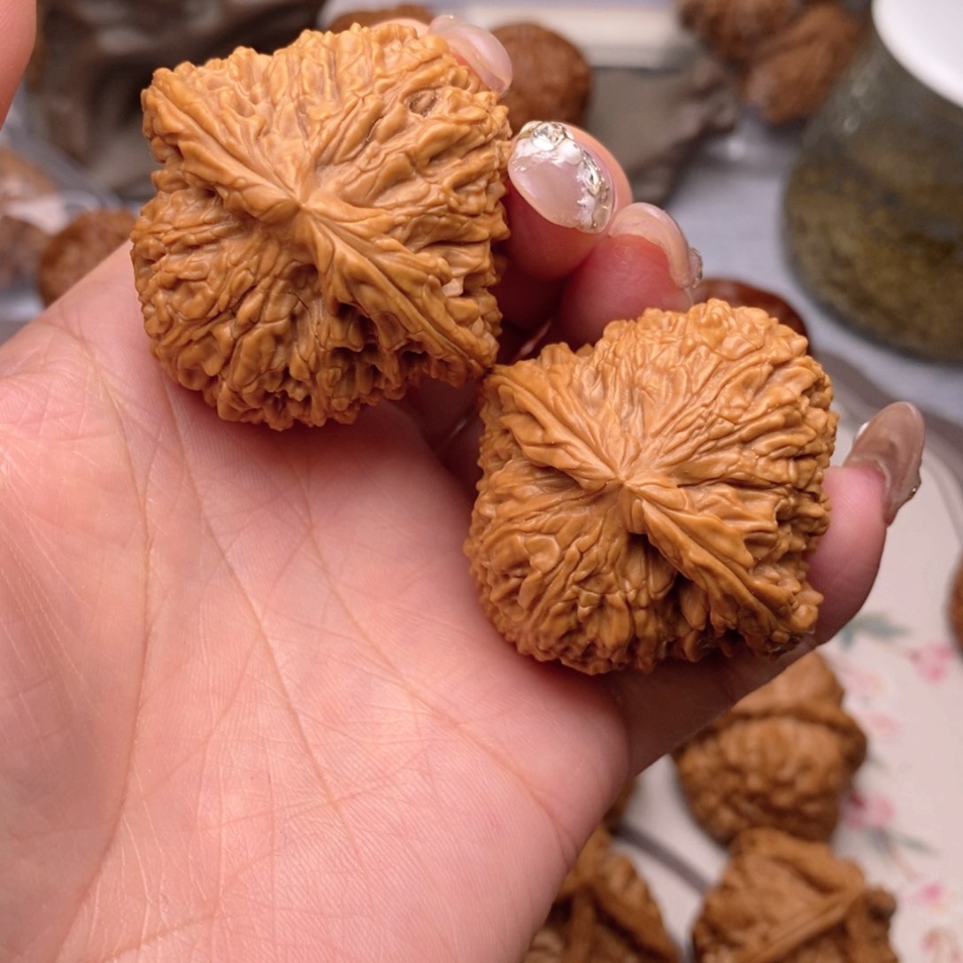 【闪购商品】文玩核桃把件涿****业南疆