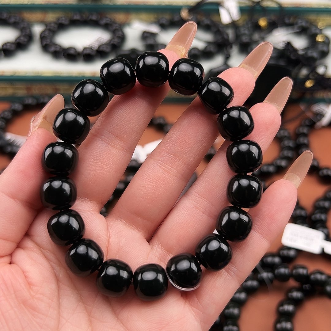 ****࿐和田玉未镶嵌手串