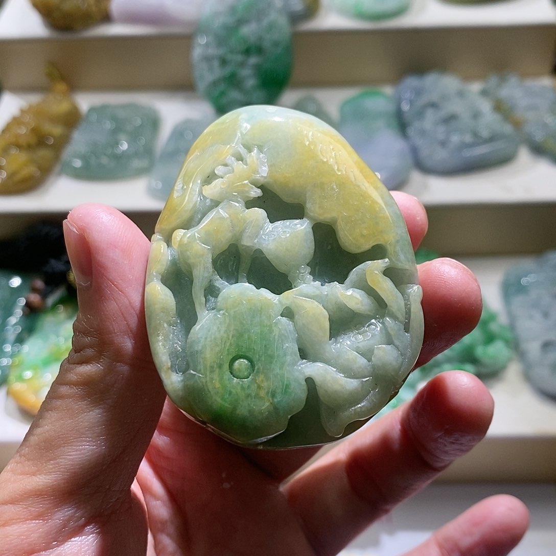 【闪购商品】翡翠颈饰未镶嵌鹿牌