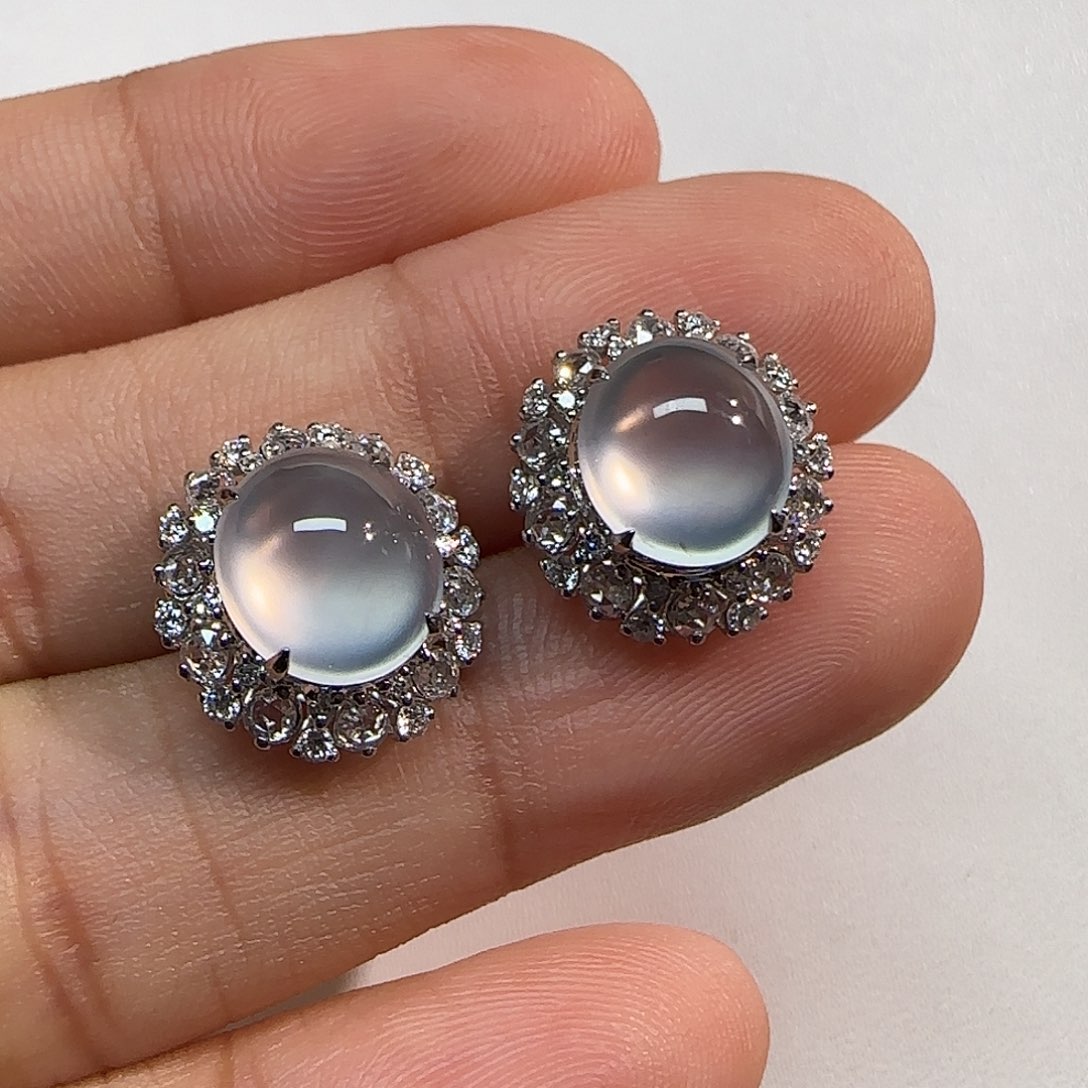 翡翠18K金镶嵌耳钉蛋面