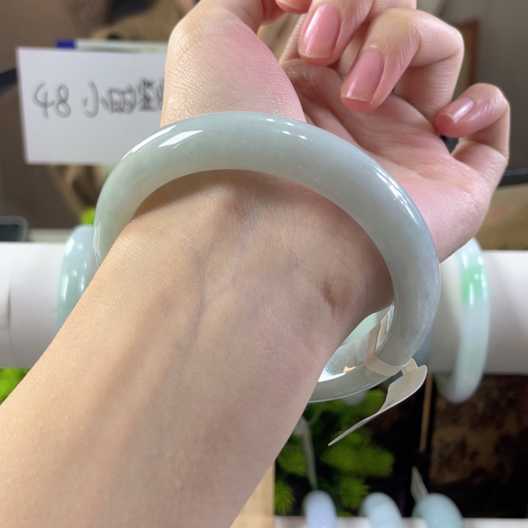 翡翠未镶嵌手镯棉线