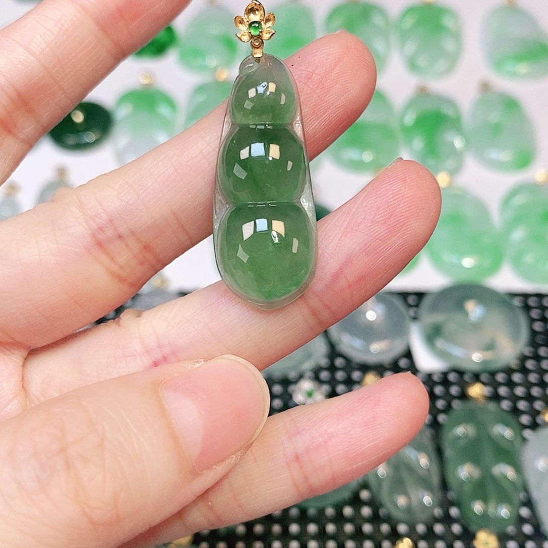 翡翠吊坠(不含链)18K金镶嵌