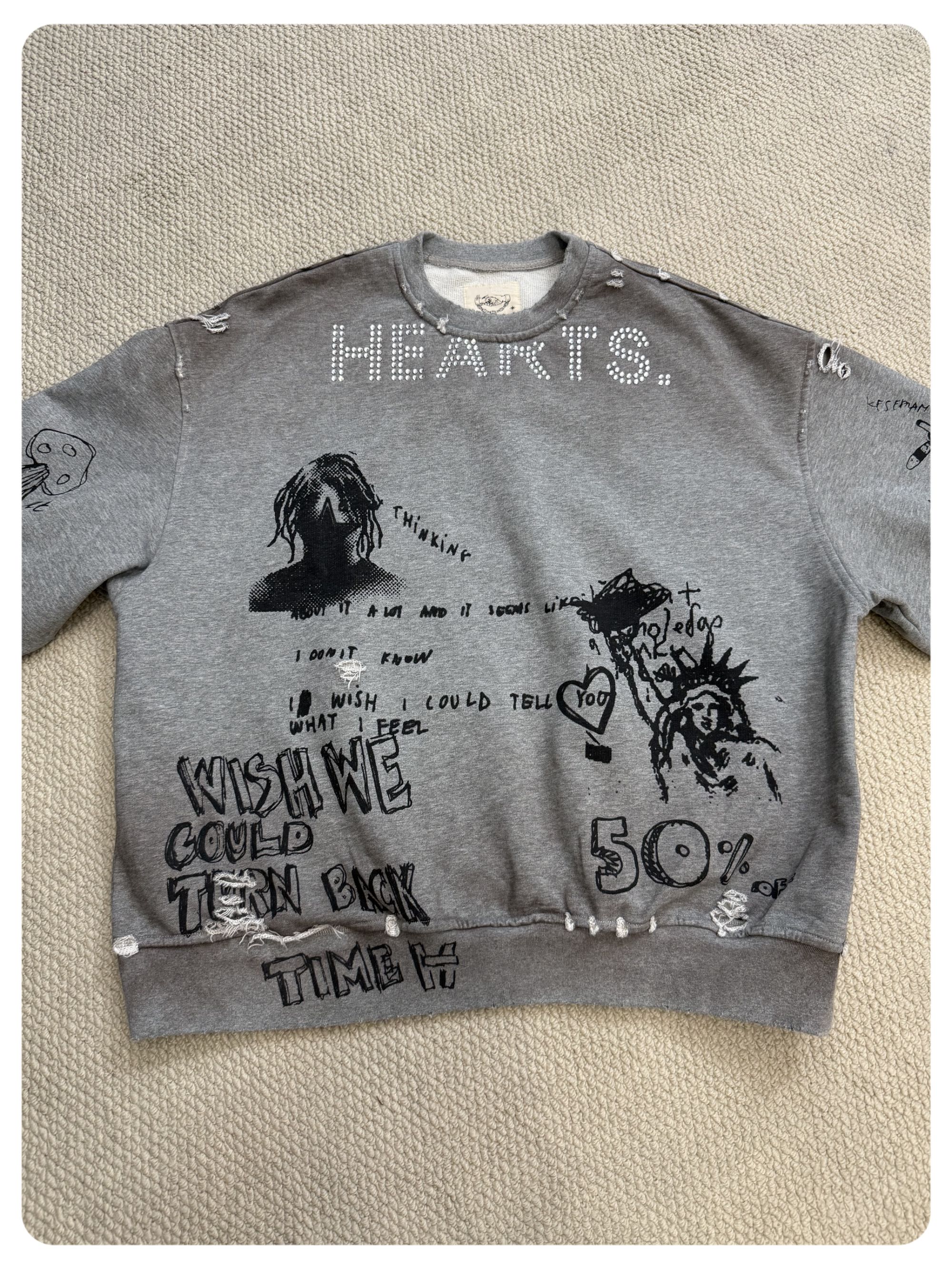 Uninhabitable 纯棉圆领卫衣！涂鸦印花烫钻洗水做旧渐变破洞上衣