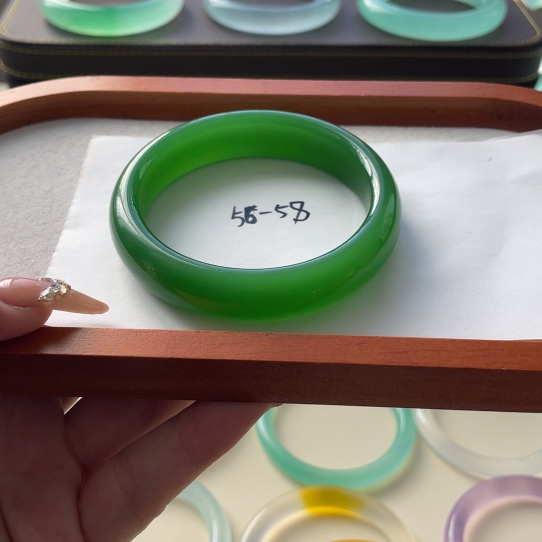 非金属无菠菜色手镯(不退换)