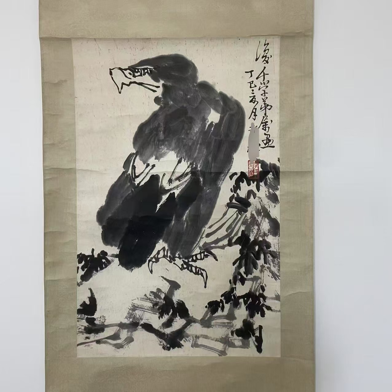 4109鹰纸本水墨立轴 66×42cm
