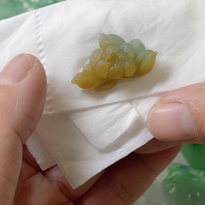 定制翡翠未镶嵌莲花