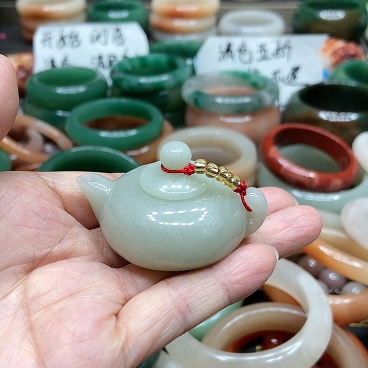 石英质玉手镯未镶嵌