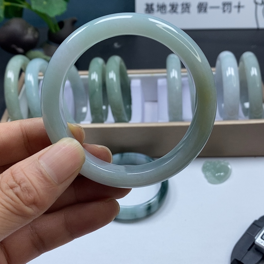 翡翠未镶嵌手镯翡翠手镯