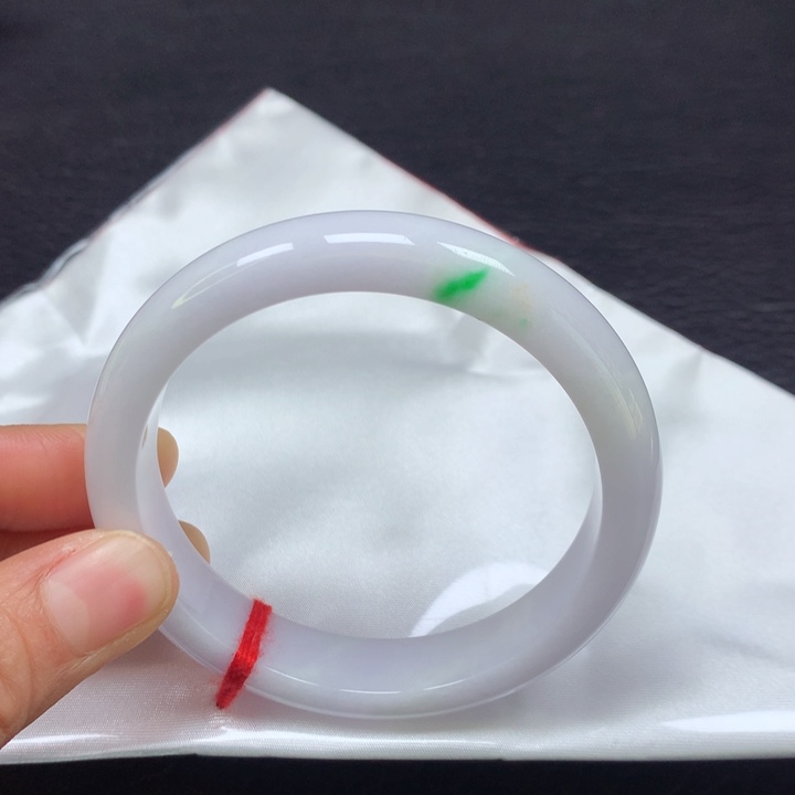 翡翠手镯未镶嵌57圈