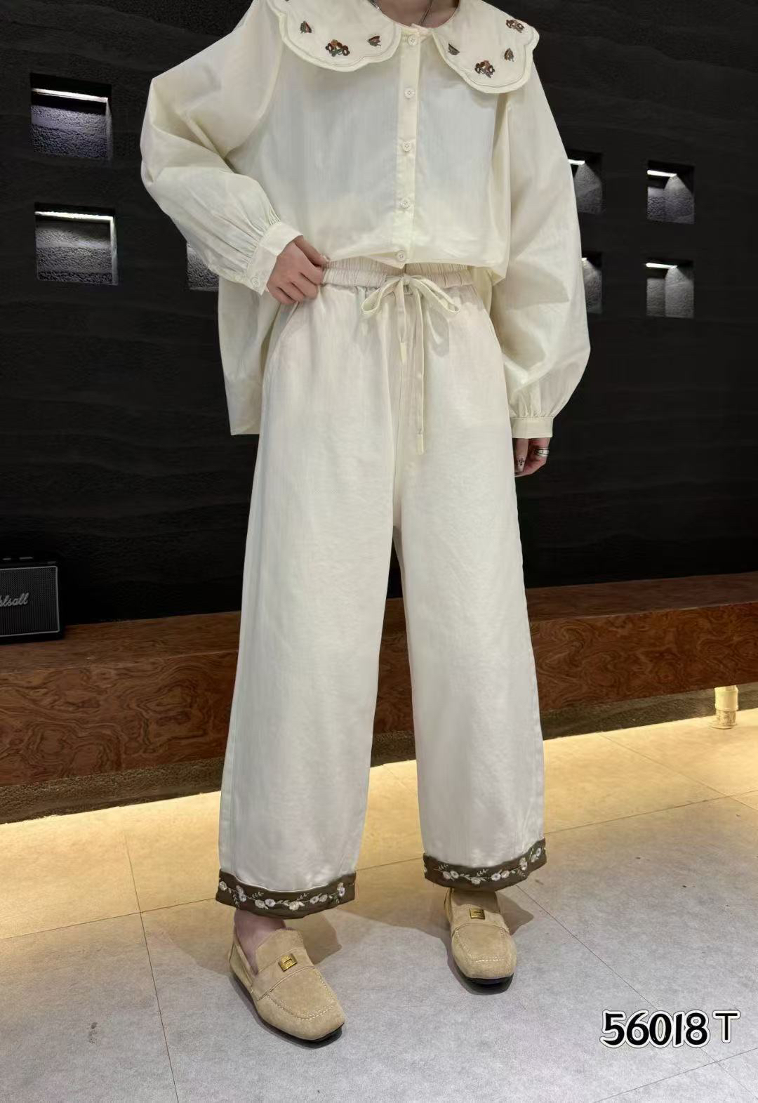 W阿薇•森系水洗牛仔直筒裤