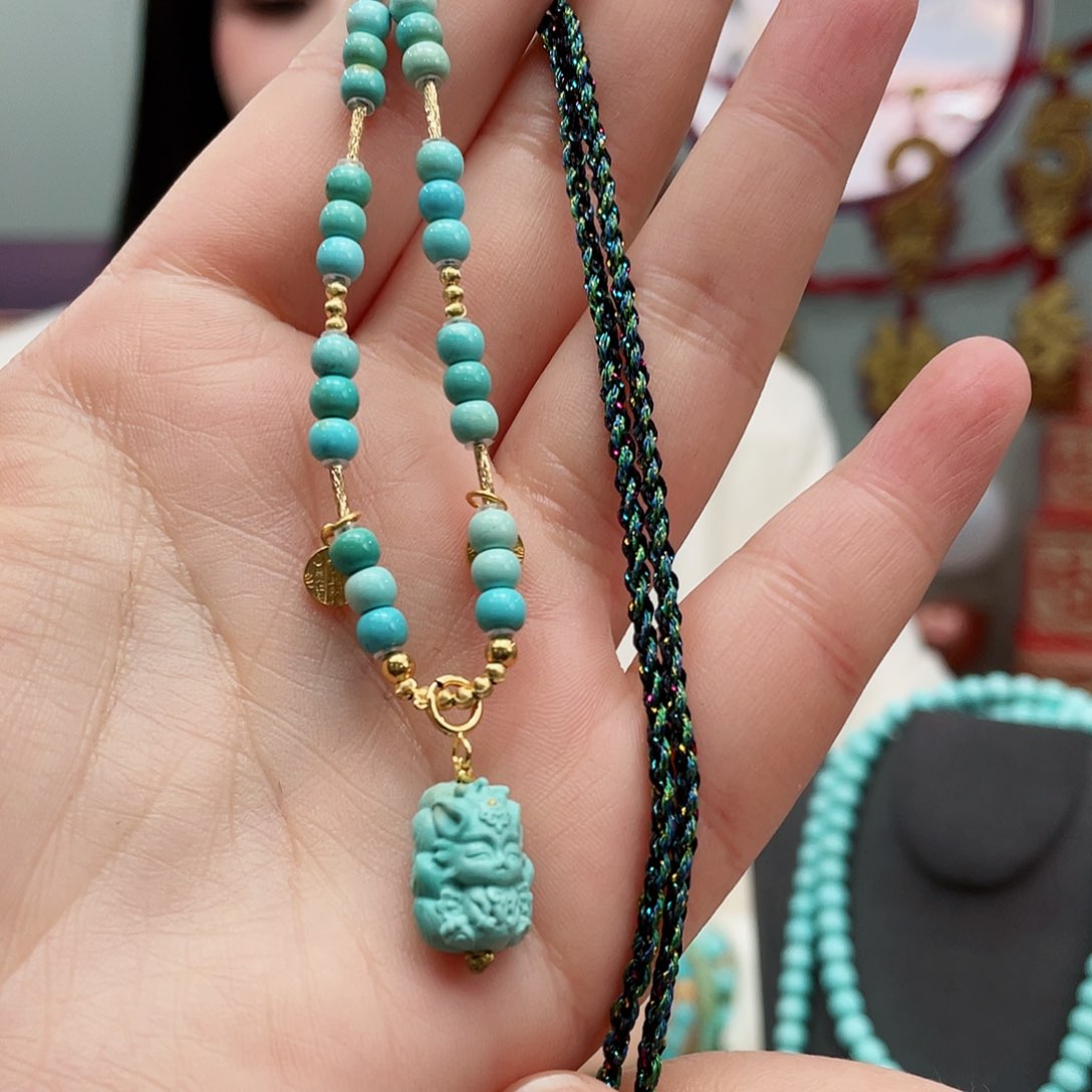 绿松石颈饰18K金镶嵌