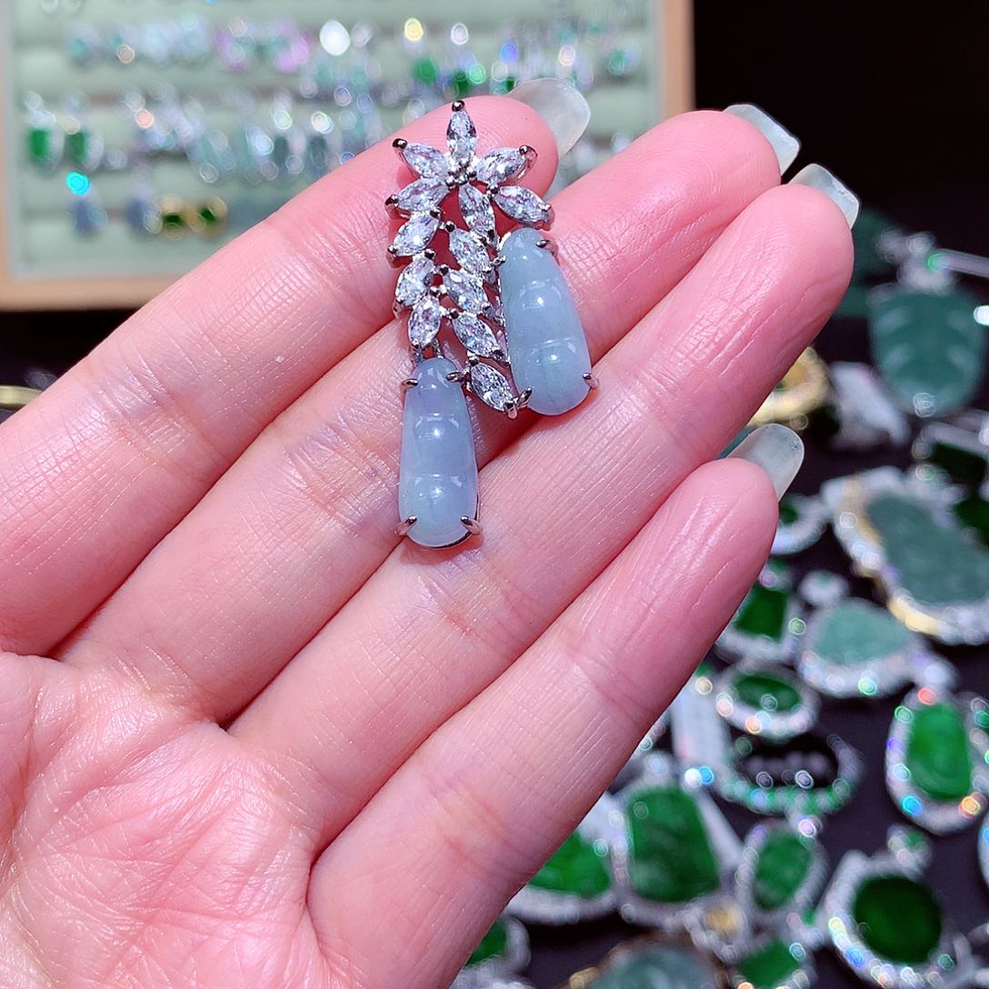 【闪购商品】翡翠吊坠(不含链)未镶嵌