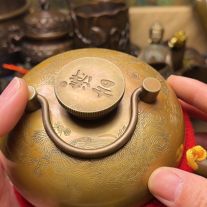 精美铜器批发档口