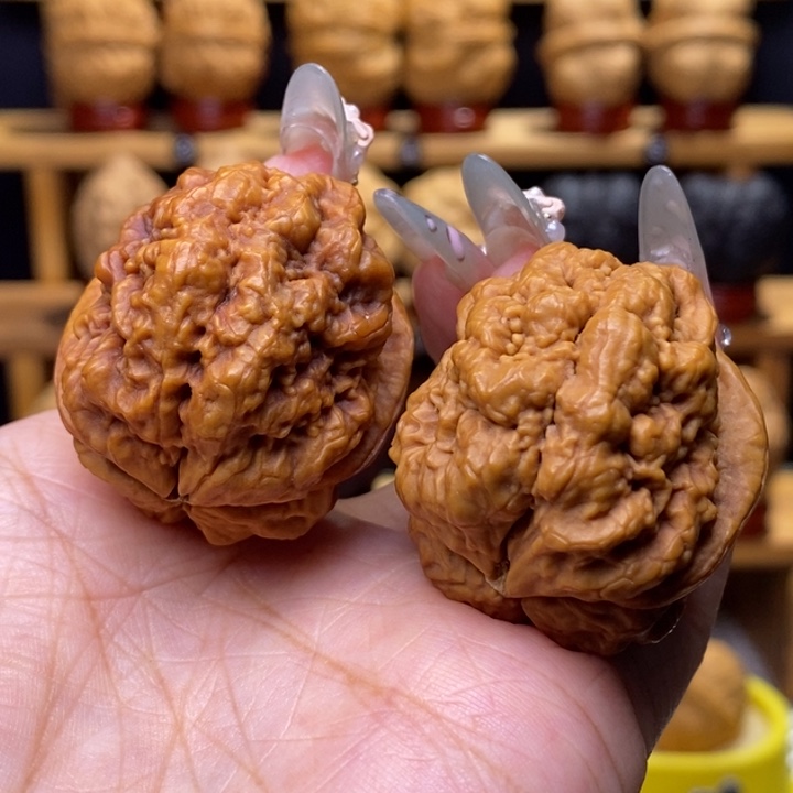 用***9文玩核桃把件血舍利6号36尺