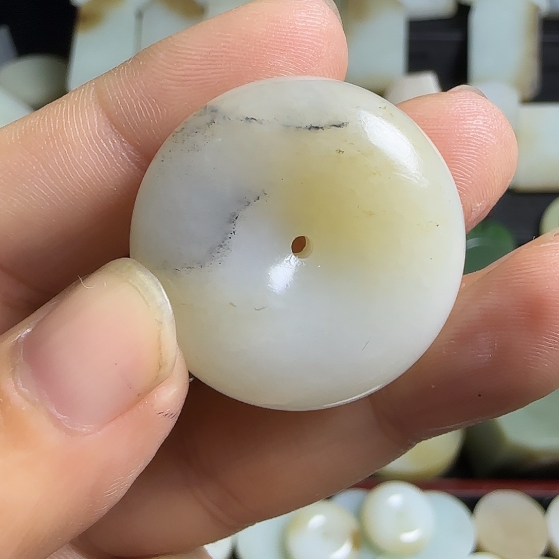 和田玉未镶嵌珠宝半成品