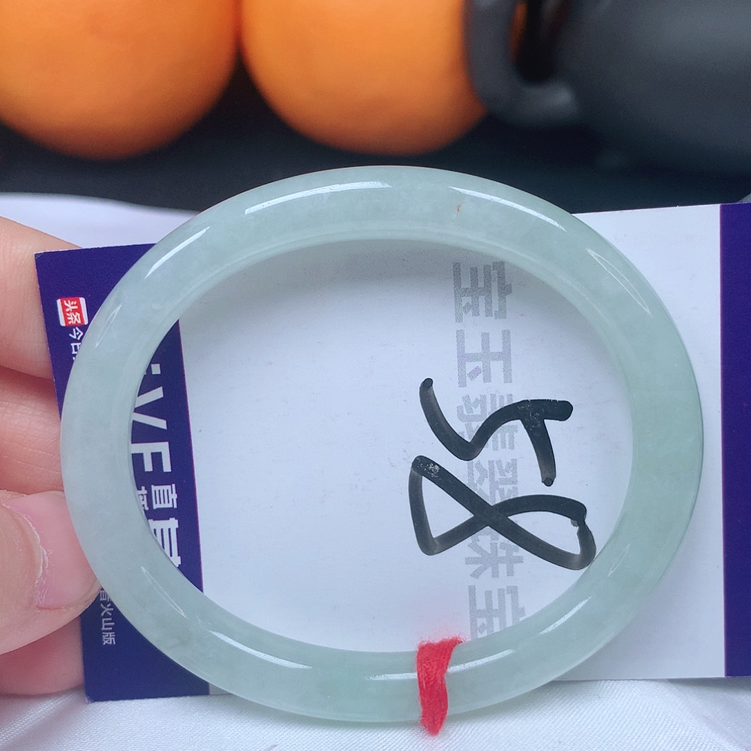 翡翠手镯未镶嵌56圈口