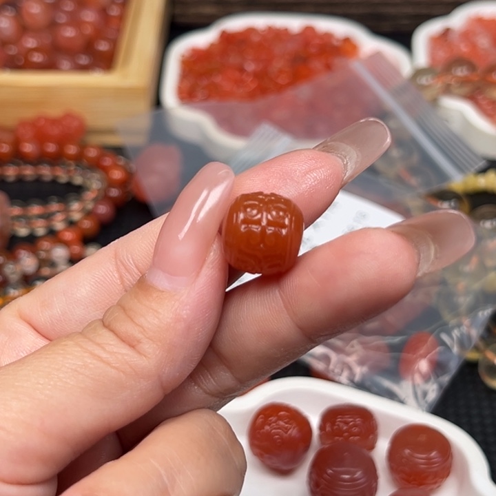 颈饰未镶嵌南红玛瑙