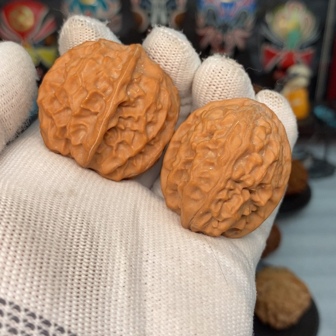 文玩核桃吊坠黄松峪元宝 无药