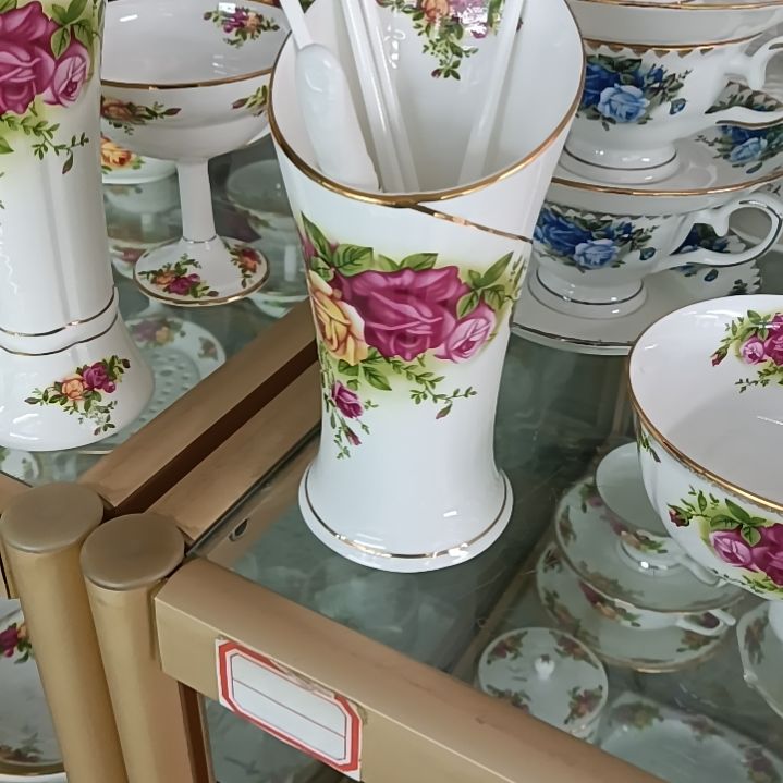 美**生红刮金筷子筒两个