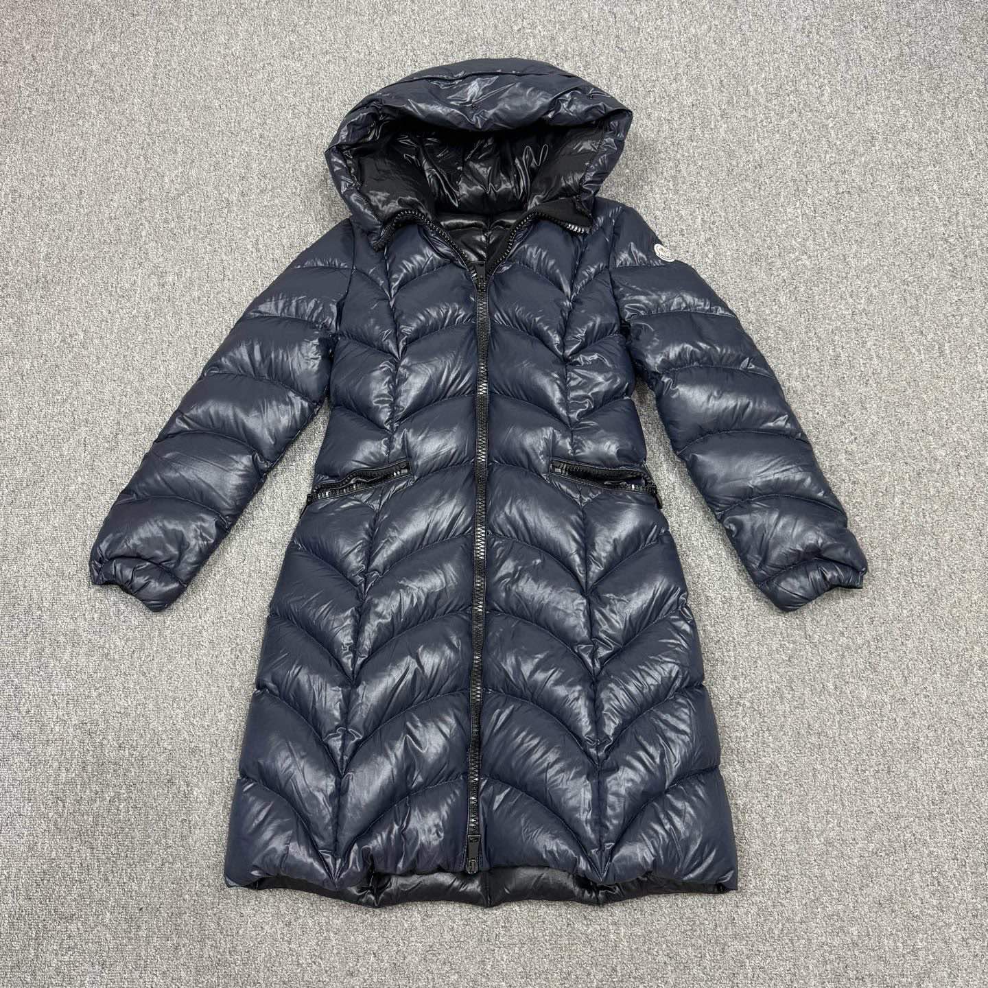 99新 MONCLER 15902132 nz Albizia系列藏蓝色长款羽绒服外套 3码