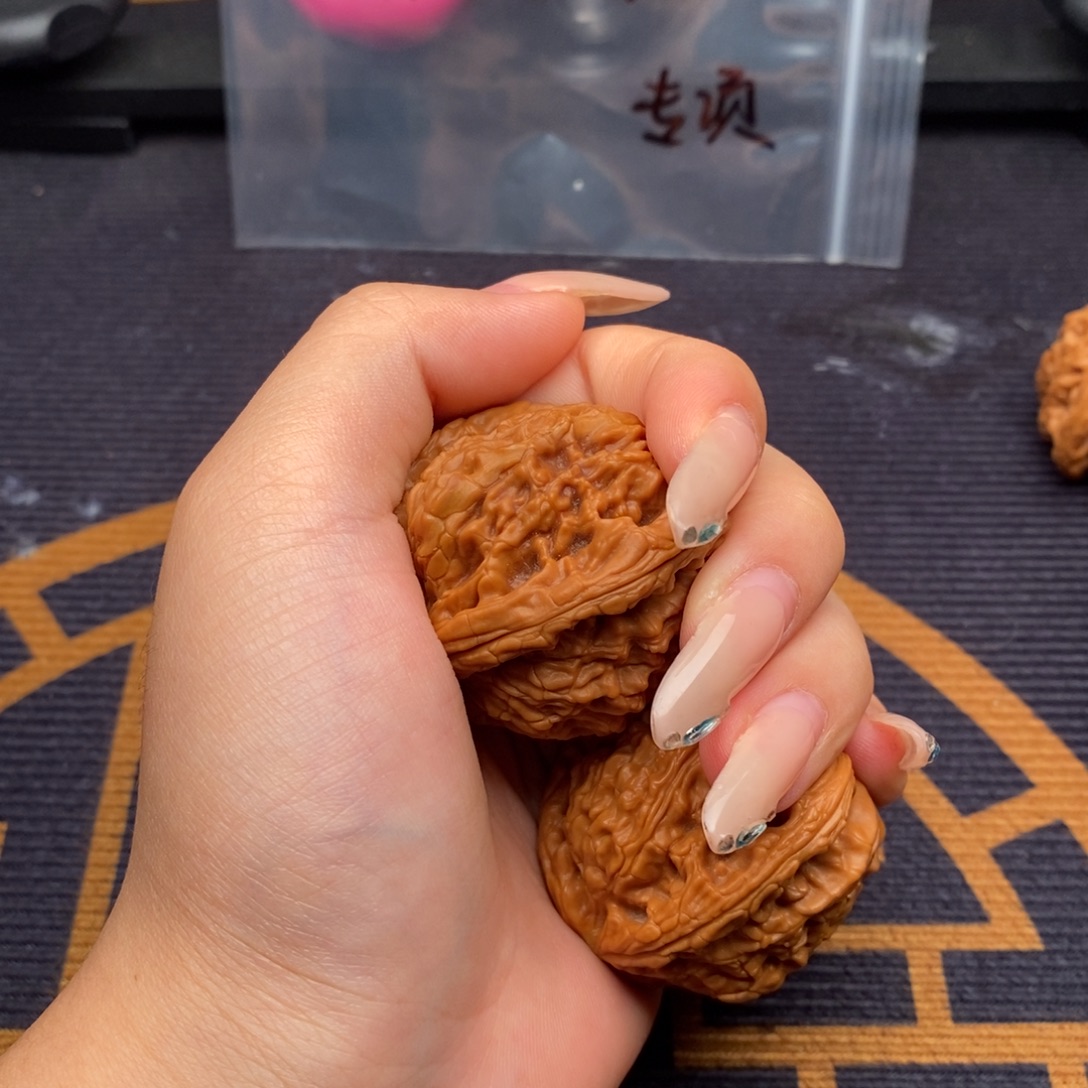 通***王吊坠文玩核桃白狮子