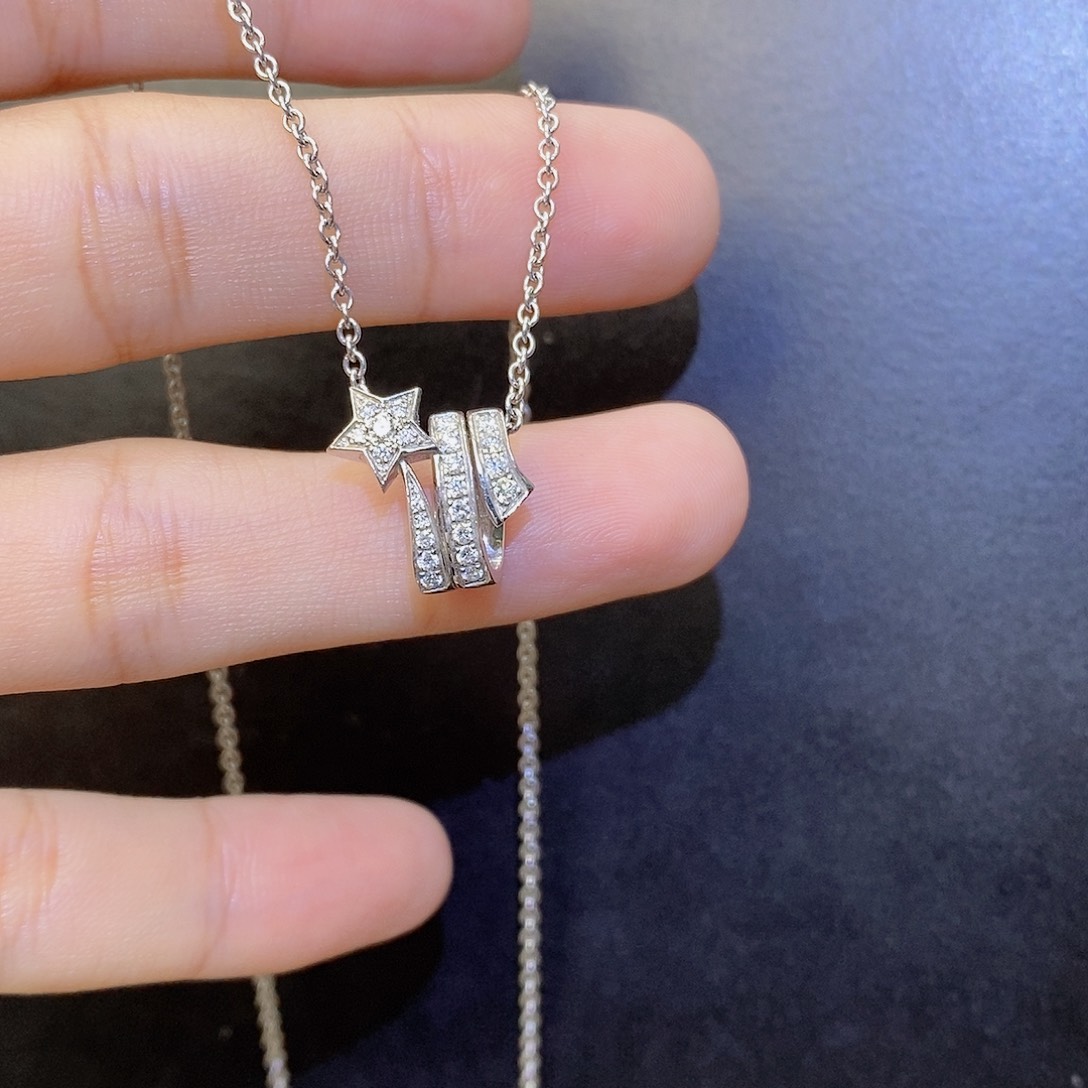 钻石18K金镶嵌颈饰彗星k白