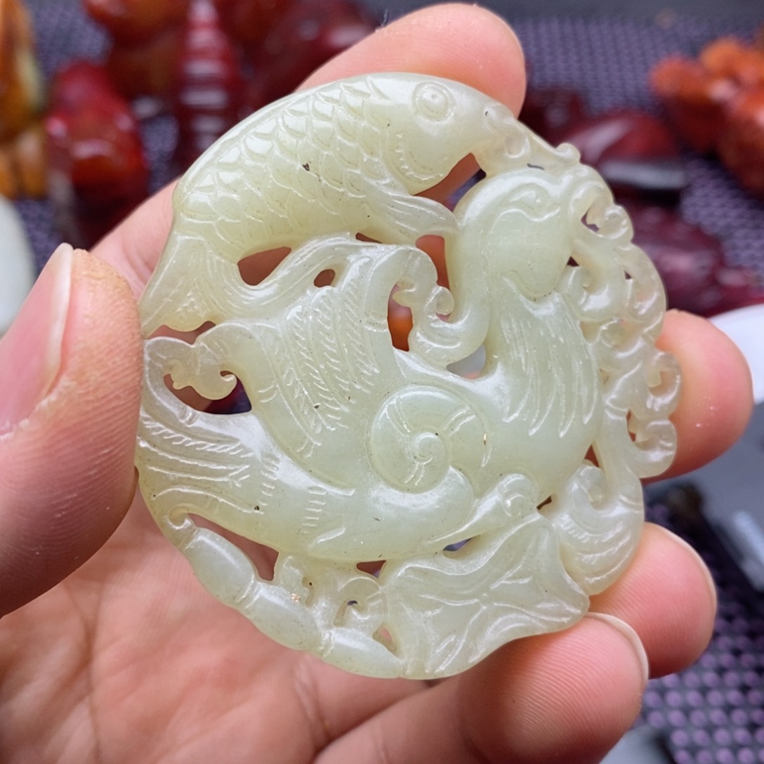 蛇纹石玉颈饰未镶嵌