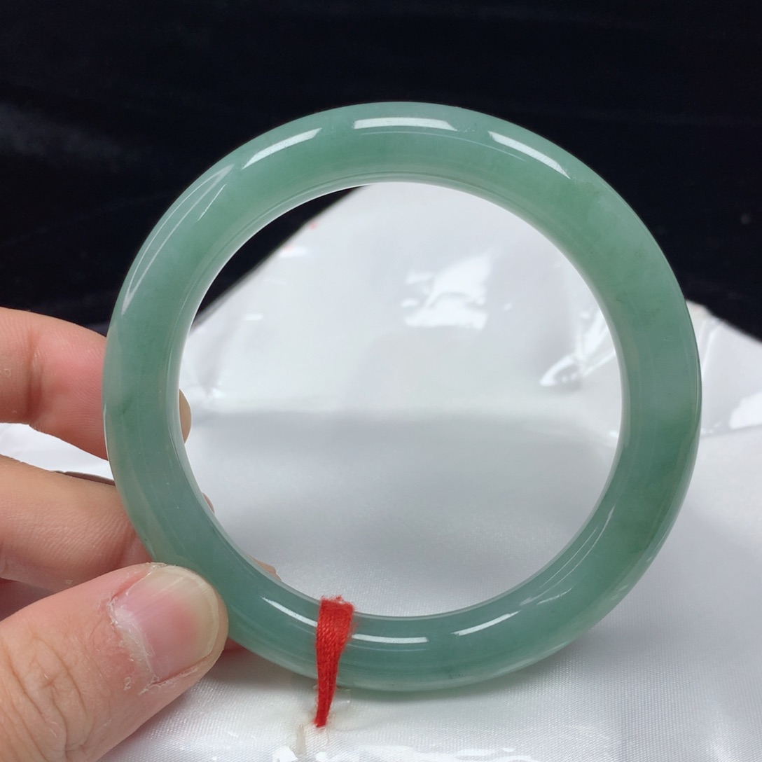 翡翠手镯（圆镯）未镶嵌57.8