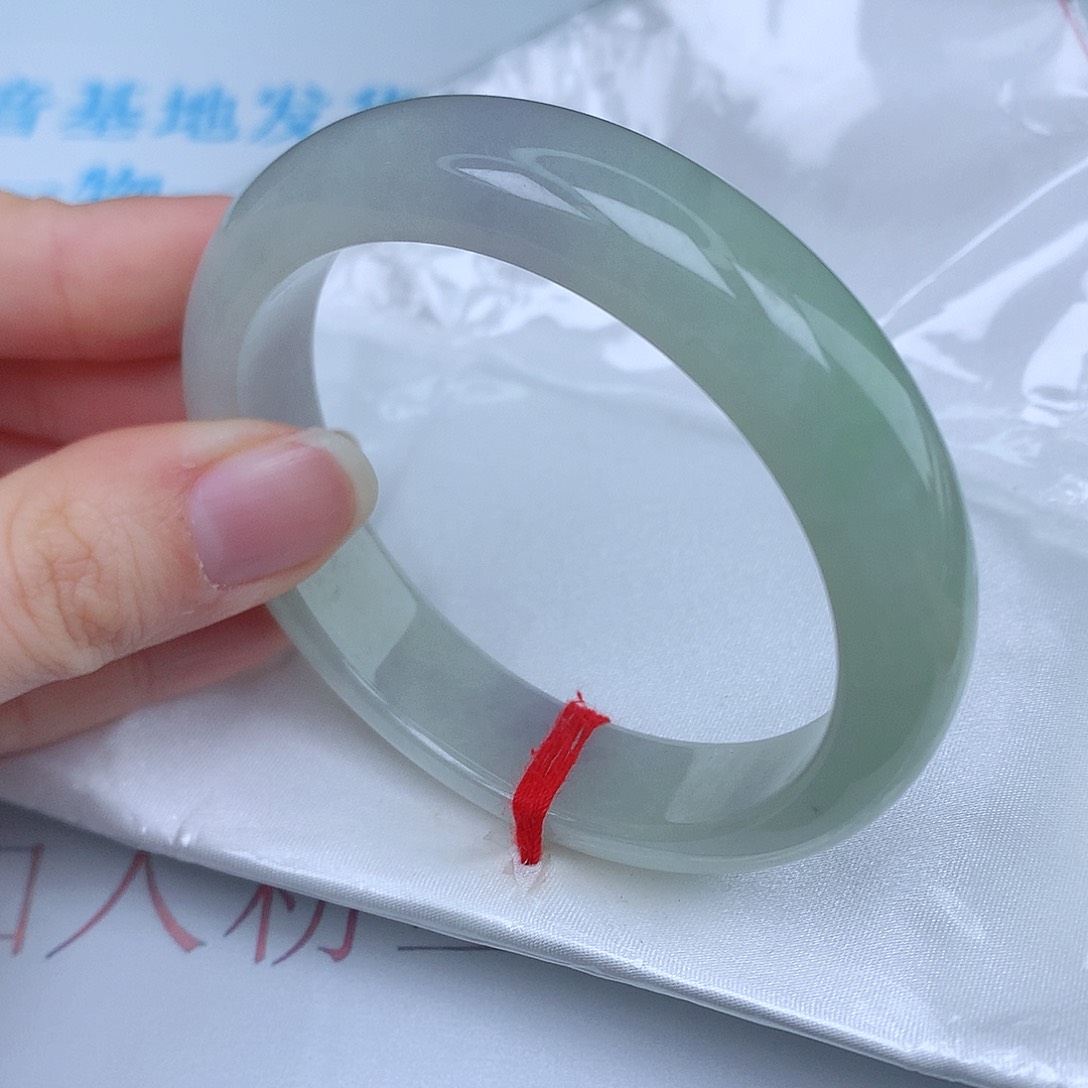 翡翠手镯未镶嵌碧**天天然