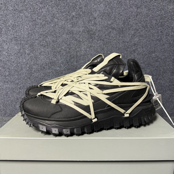 未使用 MONCLER 46码 盟可睐 Ro 联名 Trailgrip 绑带 黑白 配盒