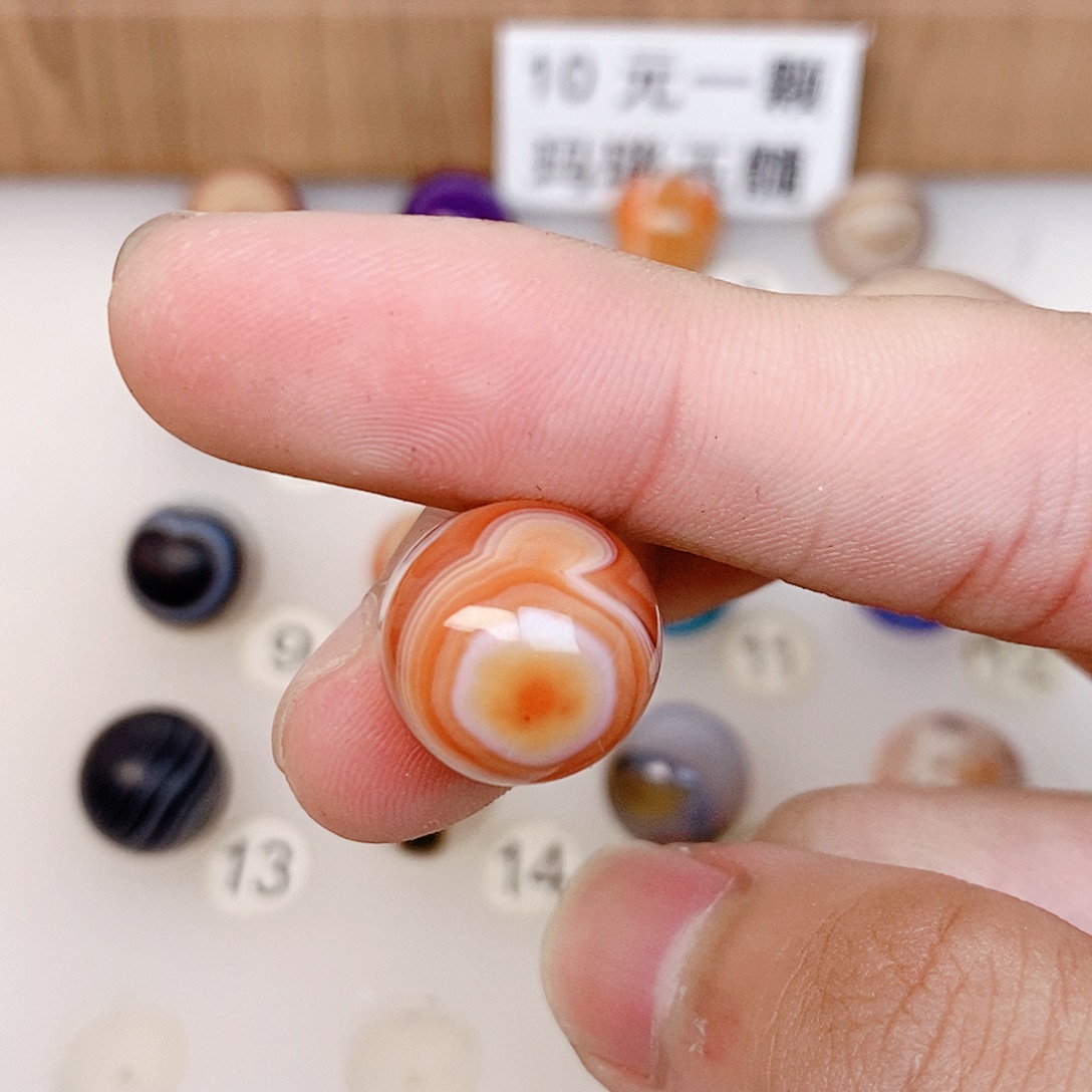 浅***喜玛瑙/玉髓未镶嵌卡14m左右缠丝玛瑙